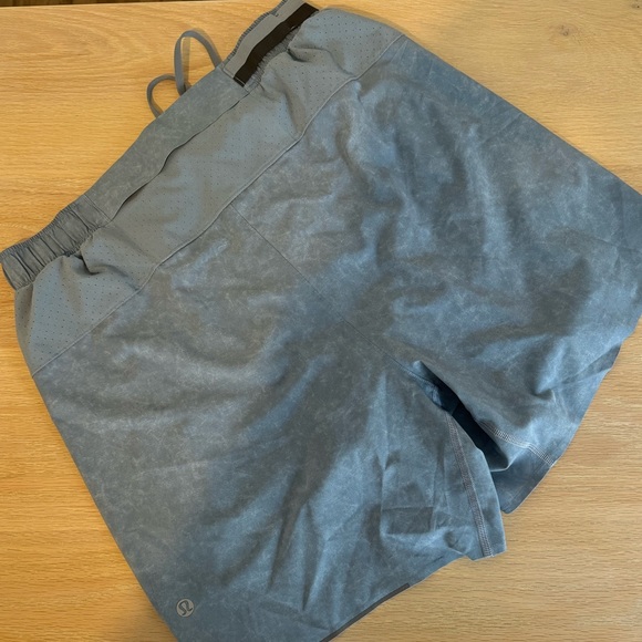 Lululemon Surge Shorts 6in - Picture 5 of 7